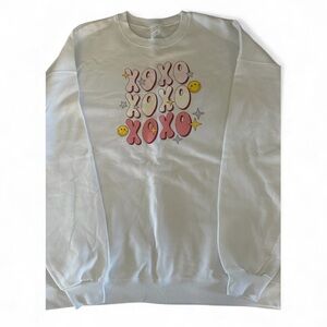 New without tags! Hanes Women's White Sweatshirt 2XL "XOXO"